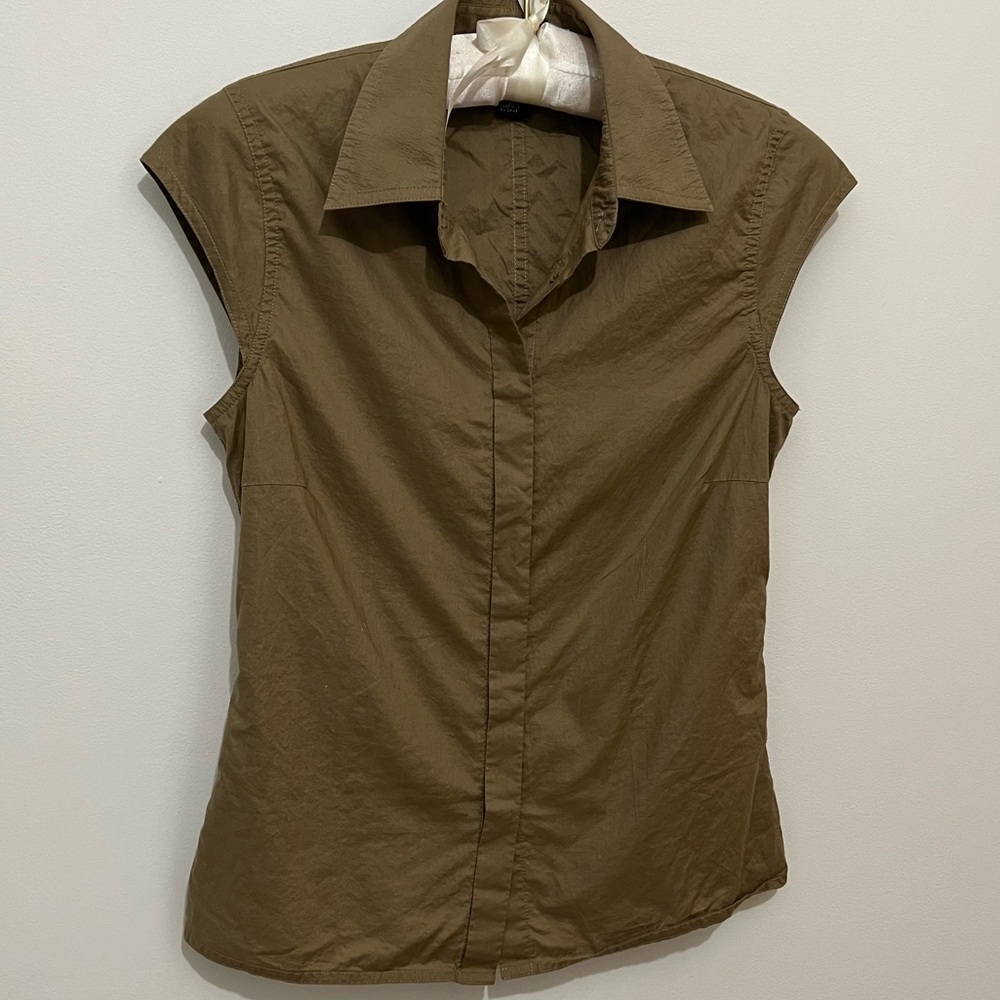 DKNY Sleeveless Button down top